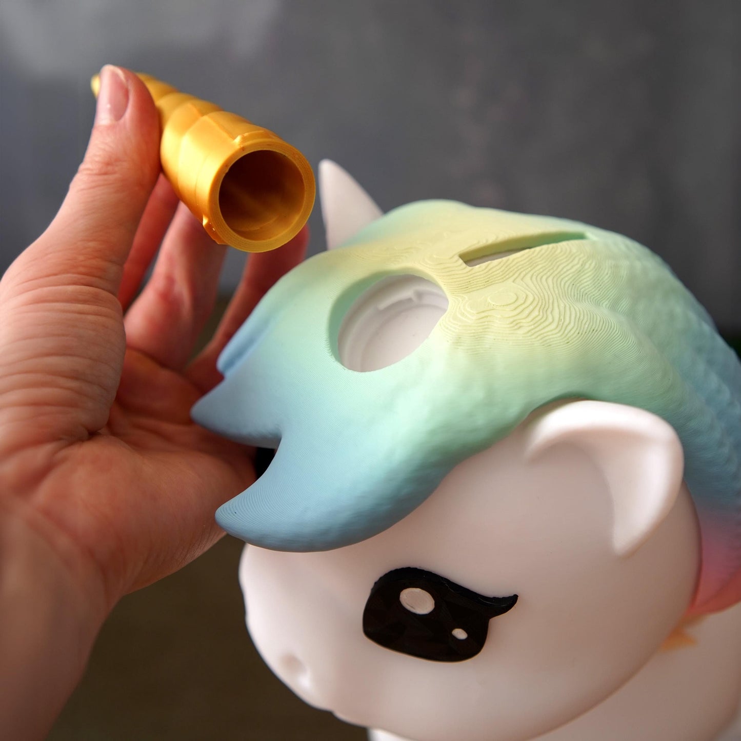 Umi das Einhorn – Sparschwein mit verstecktem Stauraum
